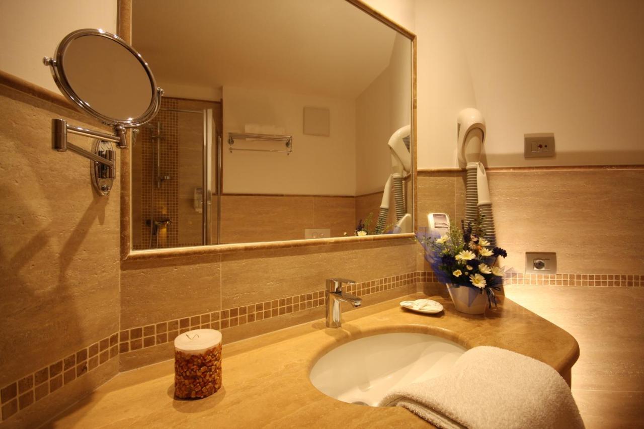 Hotel Pineta Baselga di Pinè Zimmer foto